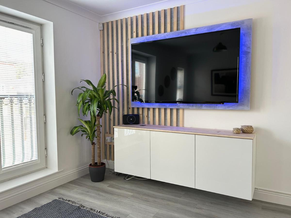 The Town House, Whole House Suitable For Contractors And Families Маркет-Харборо Экстерьер фото