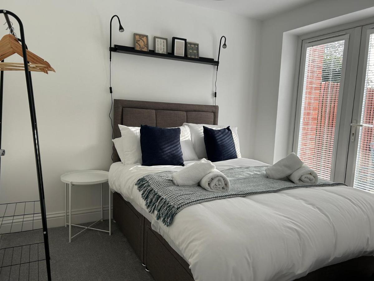 The Town House, Whole House Suitable For Contractors And Families Маркет-Харборо Экстерьер фото